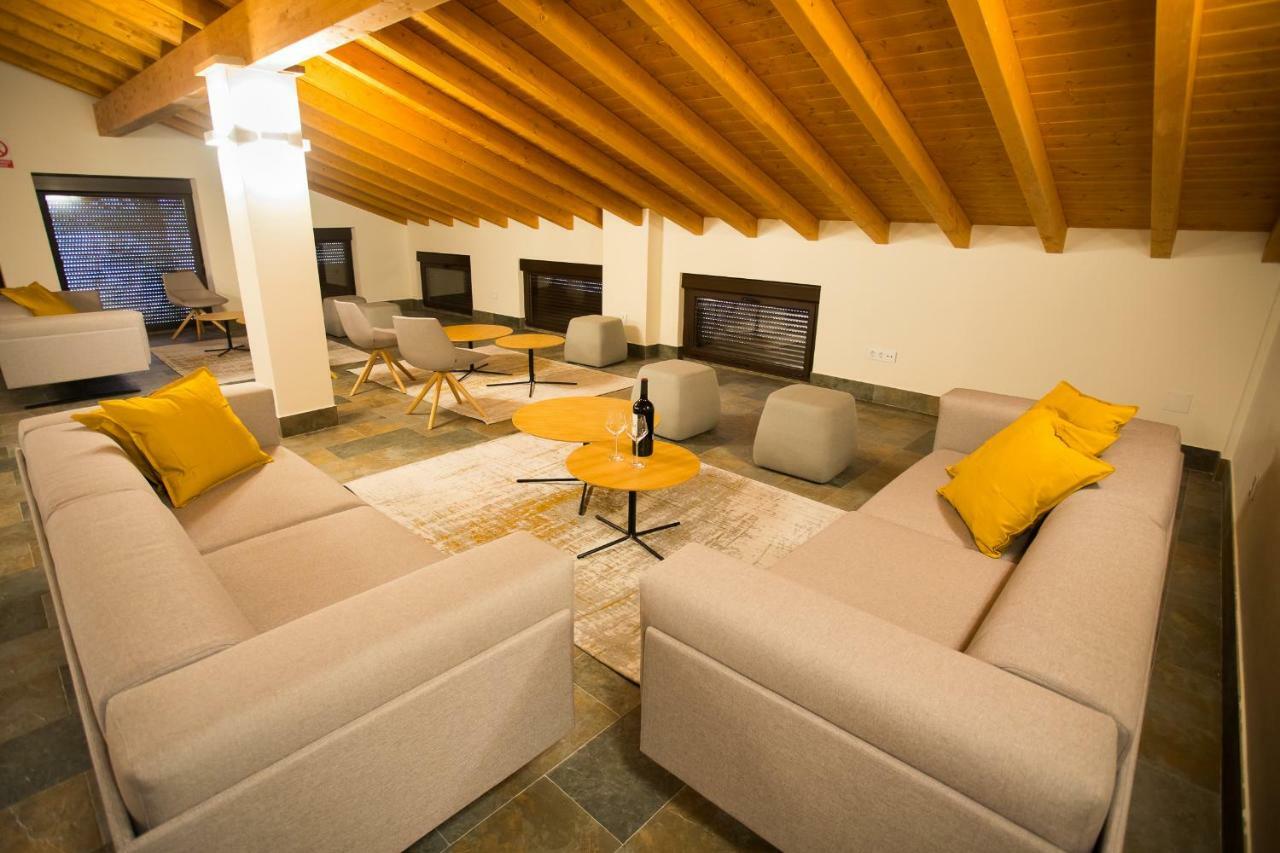 Villa Lucerna Sports & Hotel Resort Vigo de Sanabria エクステリア 写真