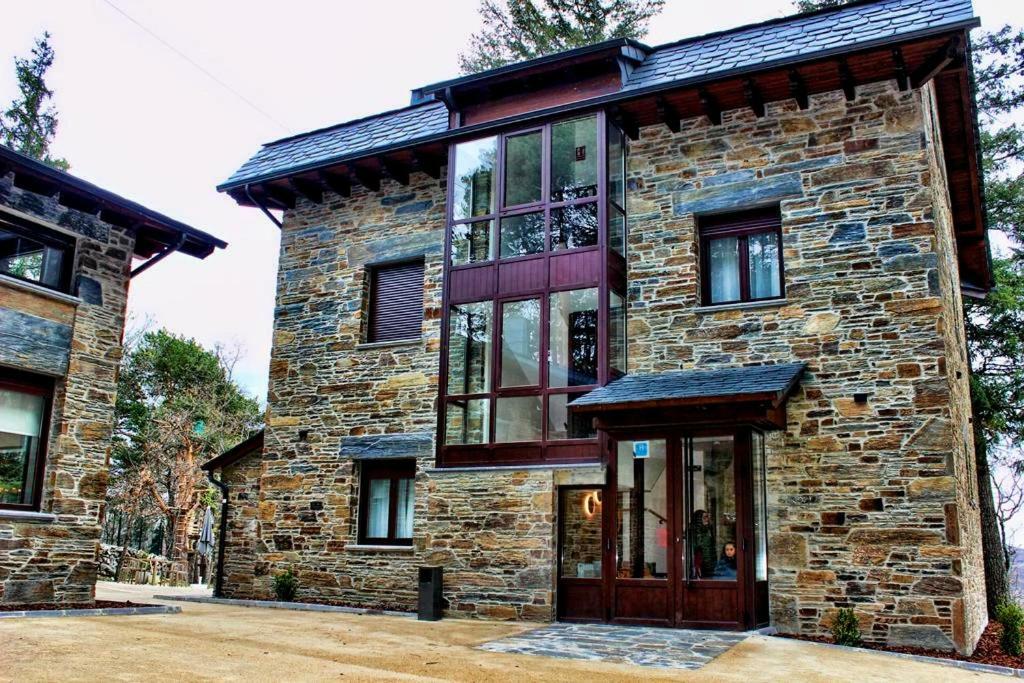 Villa Lucerna Sports & Hotel Resort Vigo de Sanabria エクステリア 写真